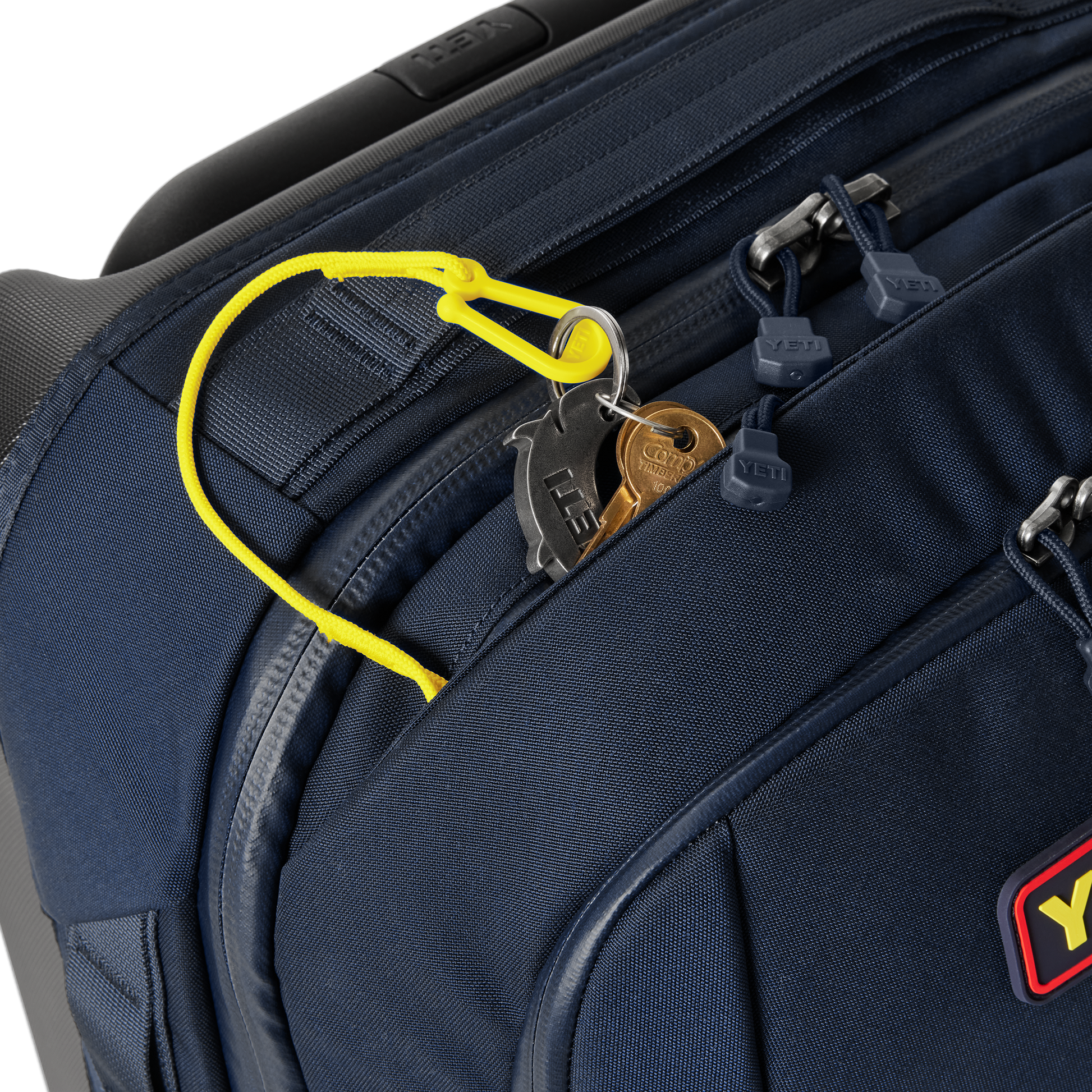 Oracle Red Bull Racing Crossroads 35L / 22" Luggage